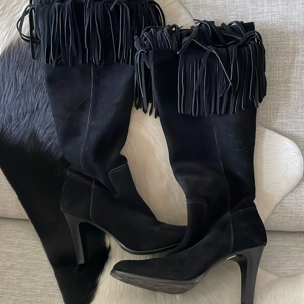 Suede fringe boots